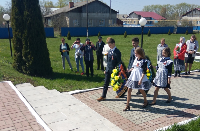 Возложение венков.